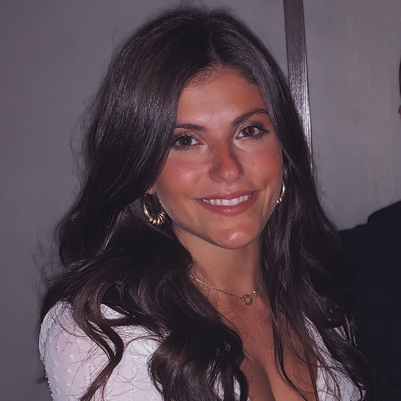 Meet your Posher, Jennifer - Picture 1 of 1